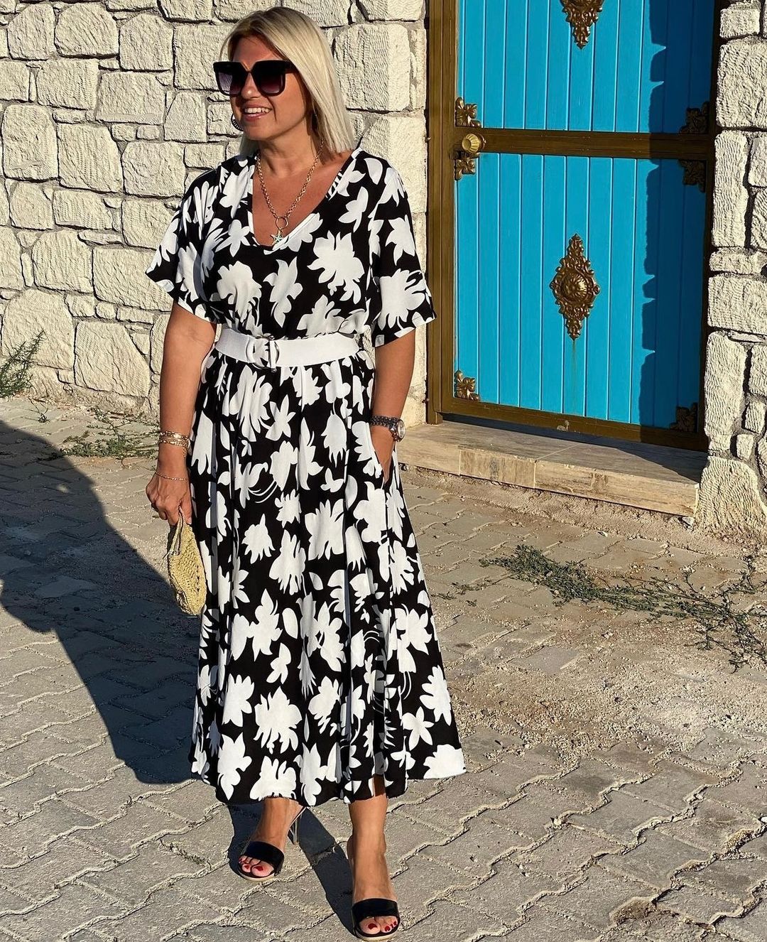 SHARON | ELEGANT DRESS WITH TUMMY COVERAGE